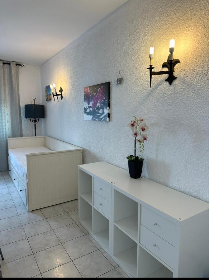 Quarteira Home Beach Ferias Tranquilas A 1Km Da Praia Totalmente Renovado Kültér fotó